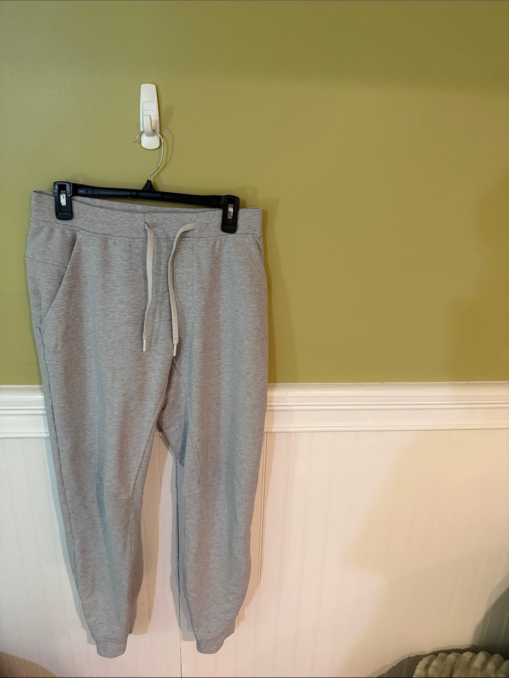 Men's Size M Lululemon Light Gray  Drawstring Joggers